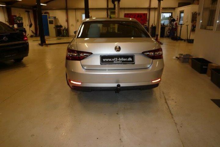 Sølv Skoda Superb fra 2016