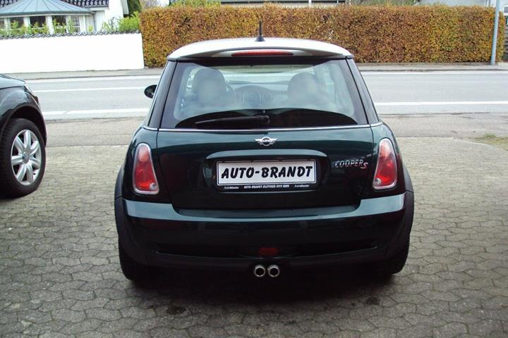 Grøn Mini Cooper S fra 2006