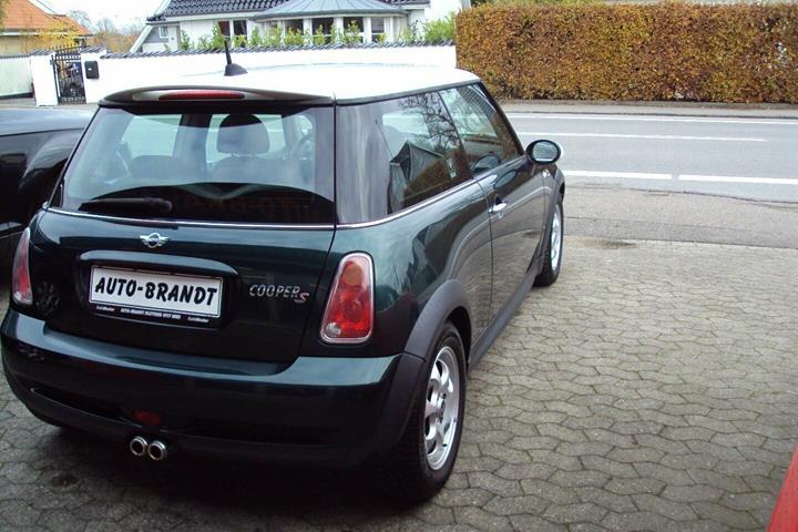 Grøn Mini Cooper S fra 2006