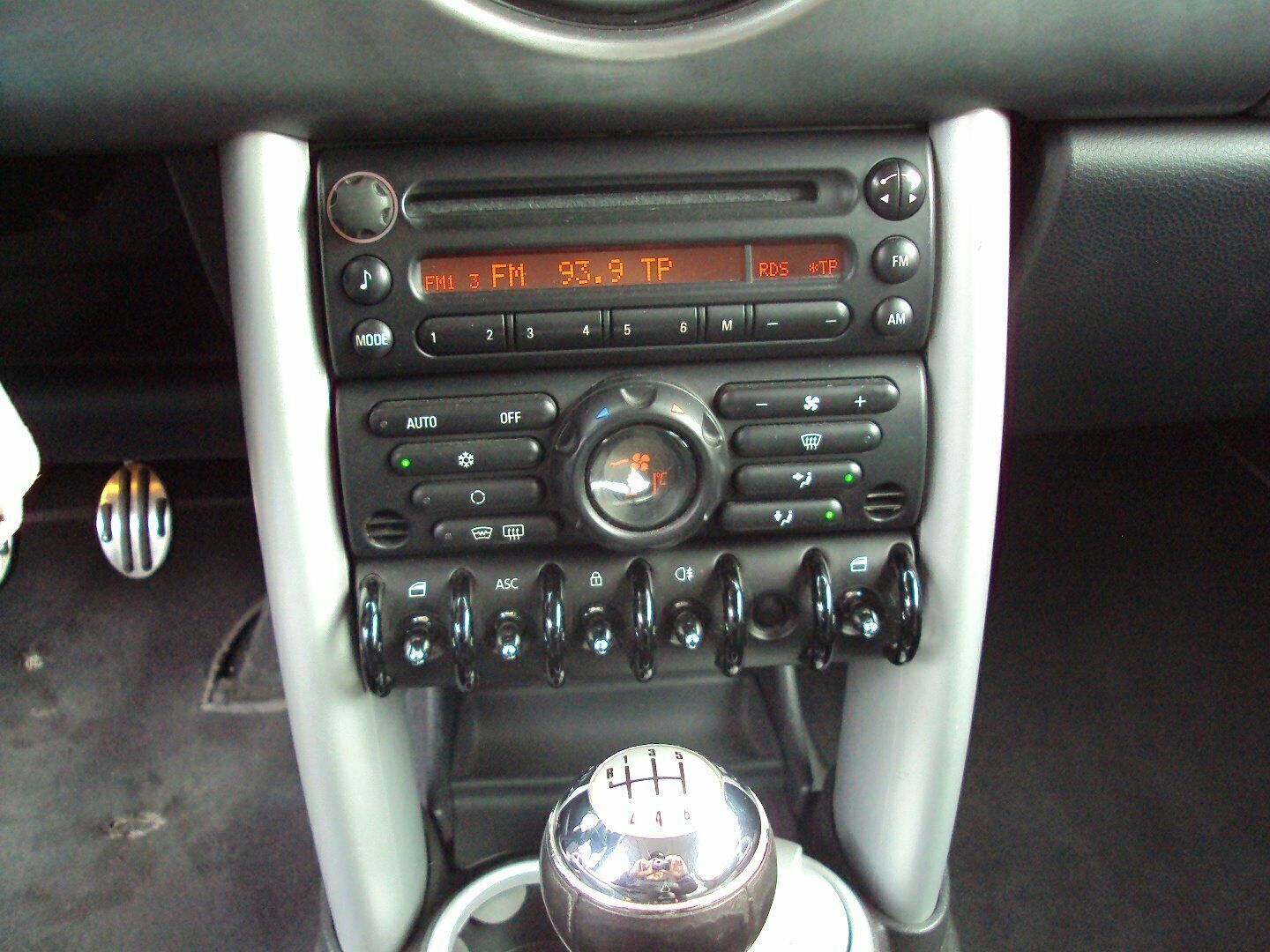 Grøn Mini Cooper S fra 2006