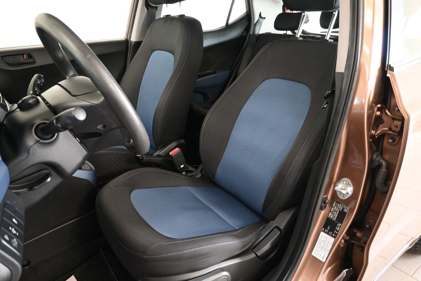 Brun Hyundai i10 fra 2015