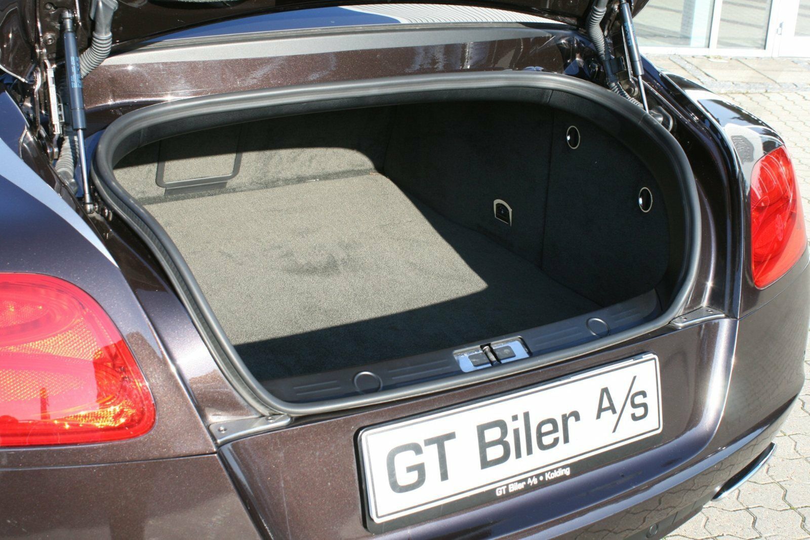 undefined Bentley Continental GT fra 2012 set udefra