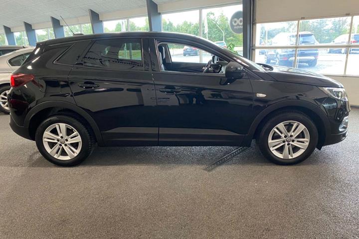 Sort Opel Grandland X fra 2018