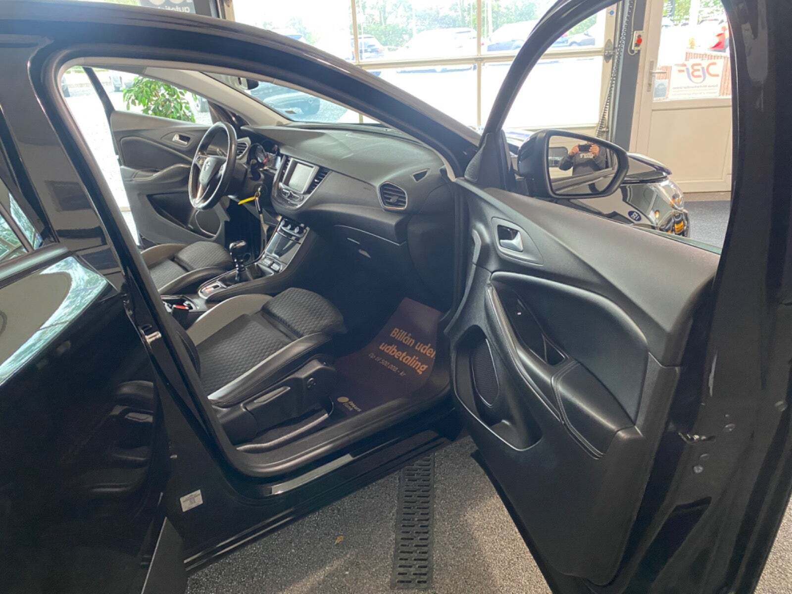 Sort Opel Grandland X fra 2018
