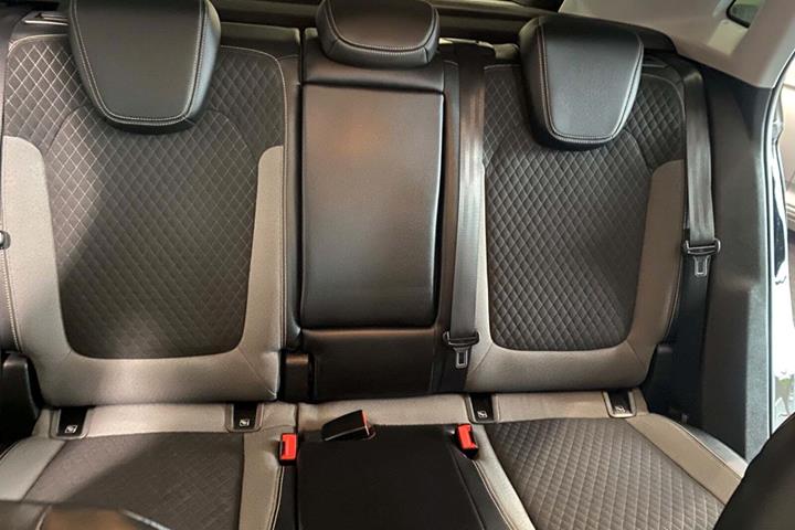 Sort Opel Grandland X fra 2018