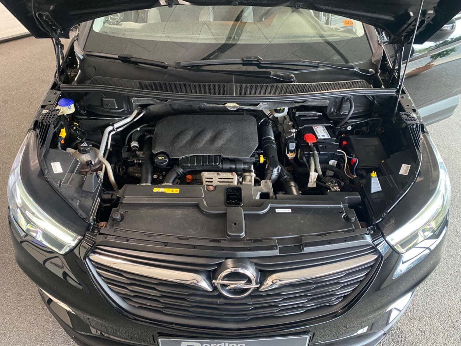 Sort Opel Grandland X fra 2018