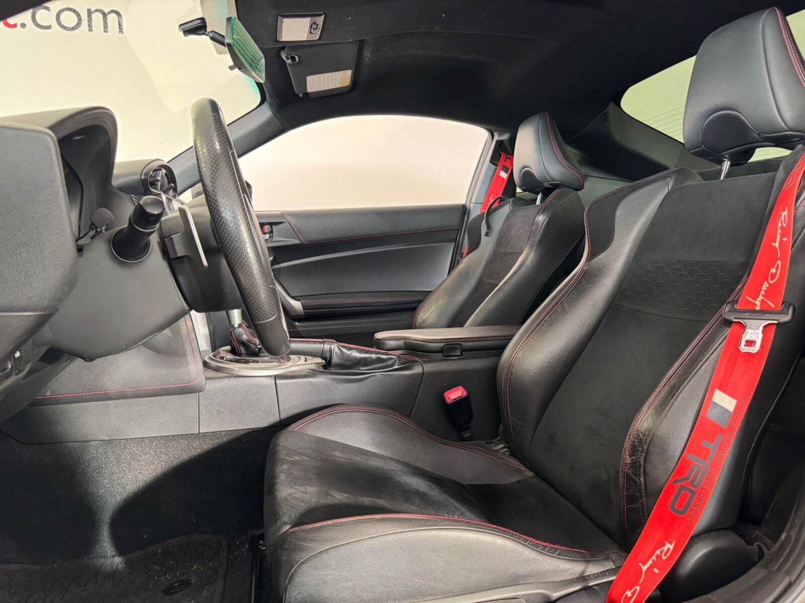 Hvid Toyota GT86 fra 2012