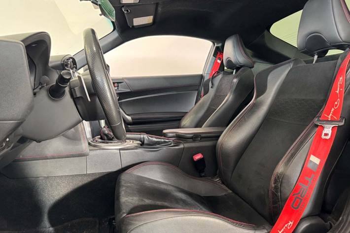 Hvid Toyota GT86 fra 2012