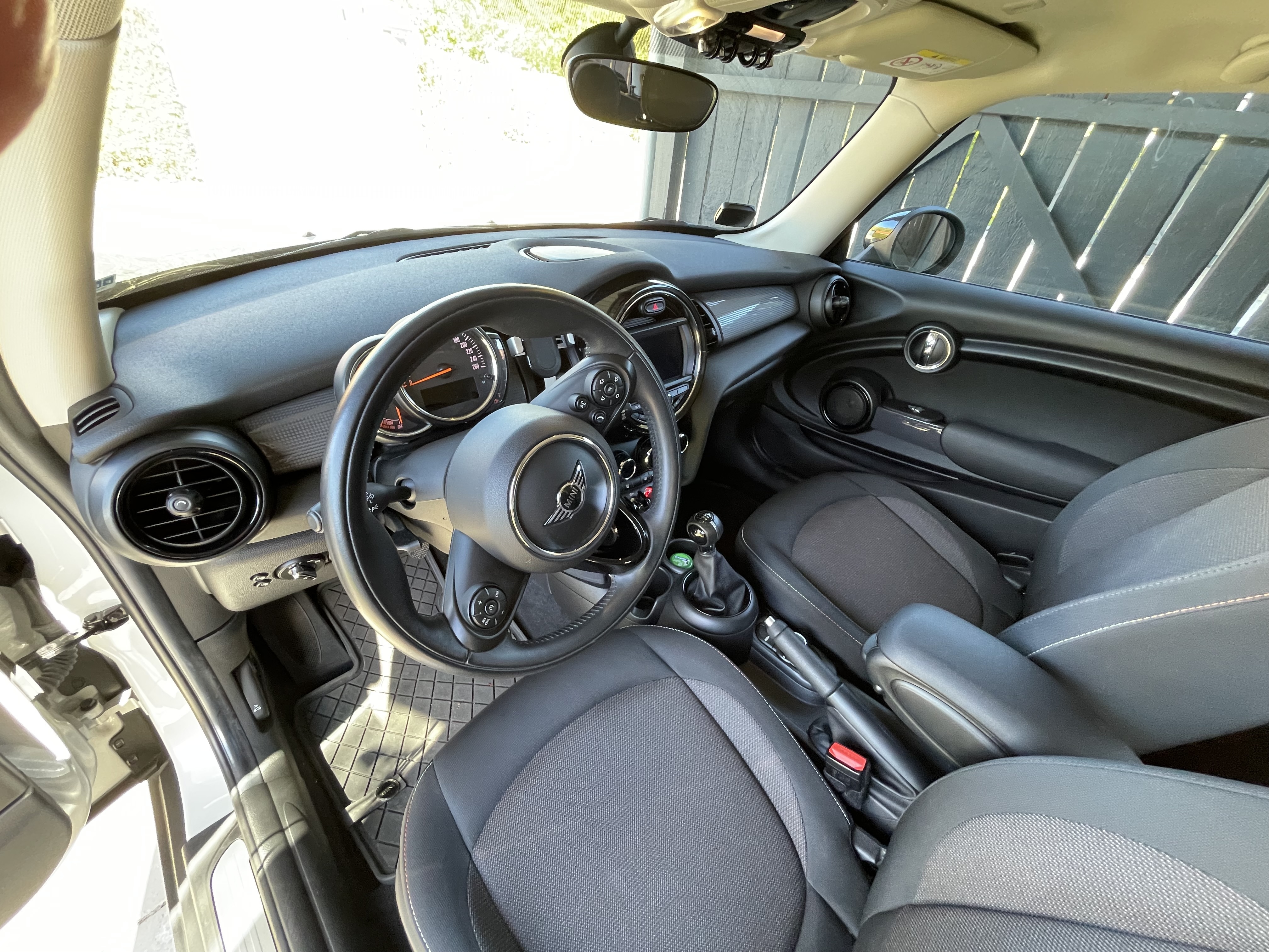 Hvid Mini Cooper fra 2018