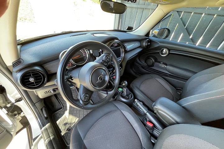 Hvid Mini Cooper fra 2018