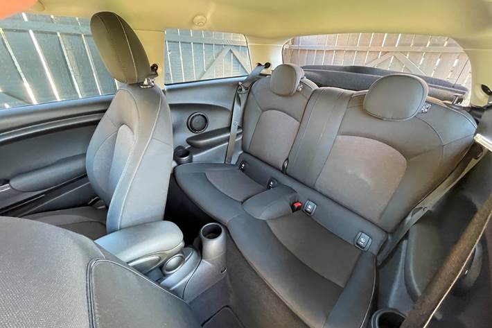 Hvid Mini Cooper fra 2018