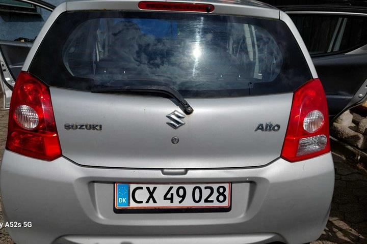 Grå Suzuki Alto fra 2012
