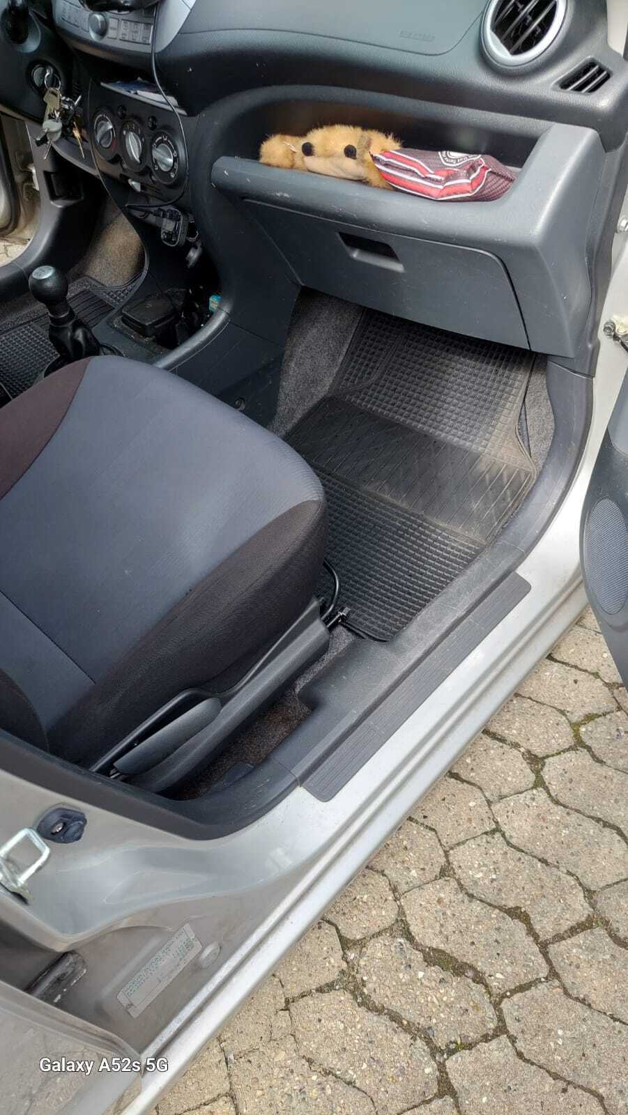 Grå Suzuki Alto fra 2012
