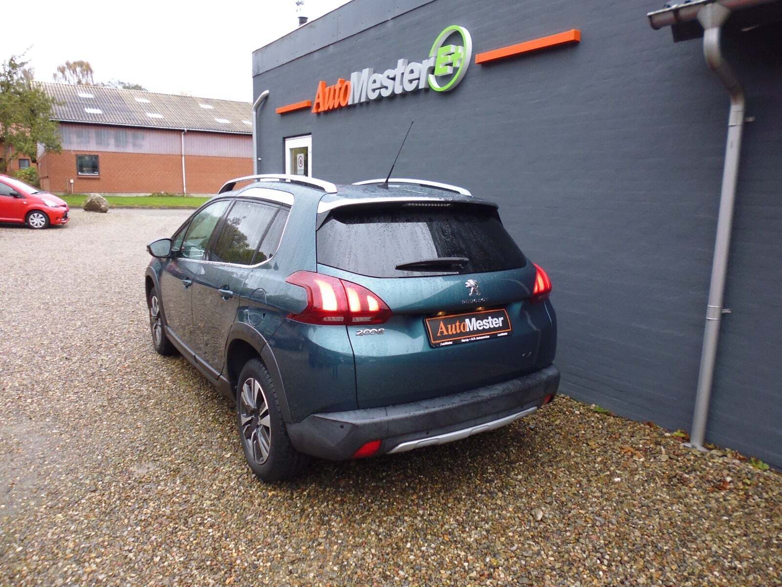 Peugeot 2008 1,2 e-THP 110 Allure Sky EAT6