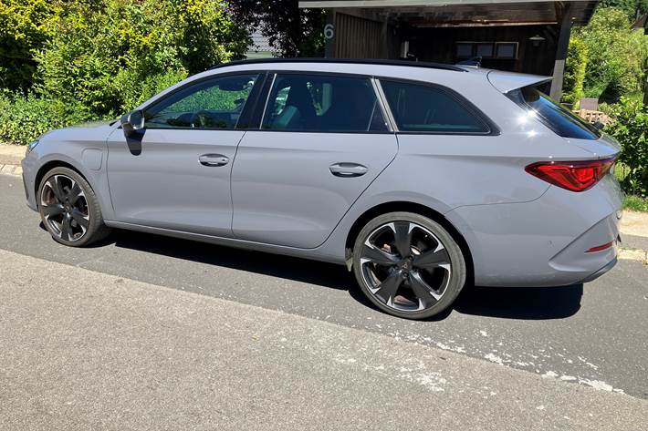 Grå Cupra Leon fra 2021