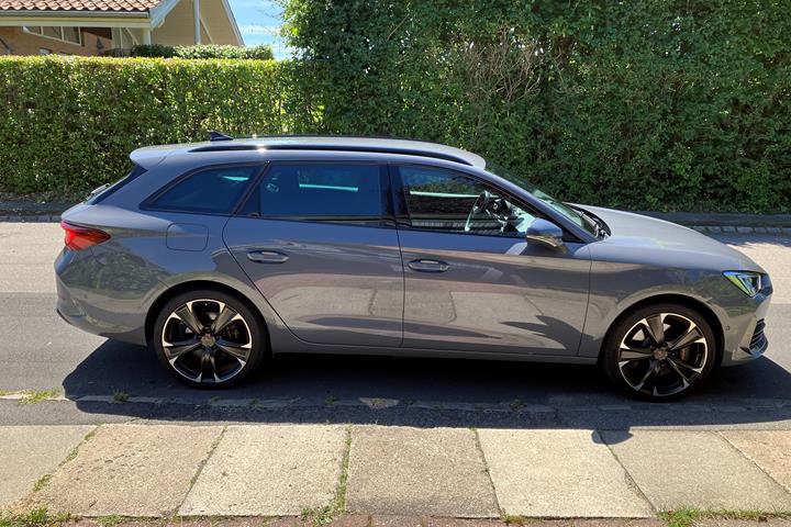 Grå Cupra Leon fra 2021