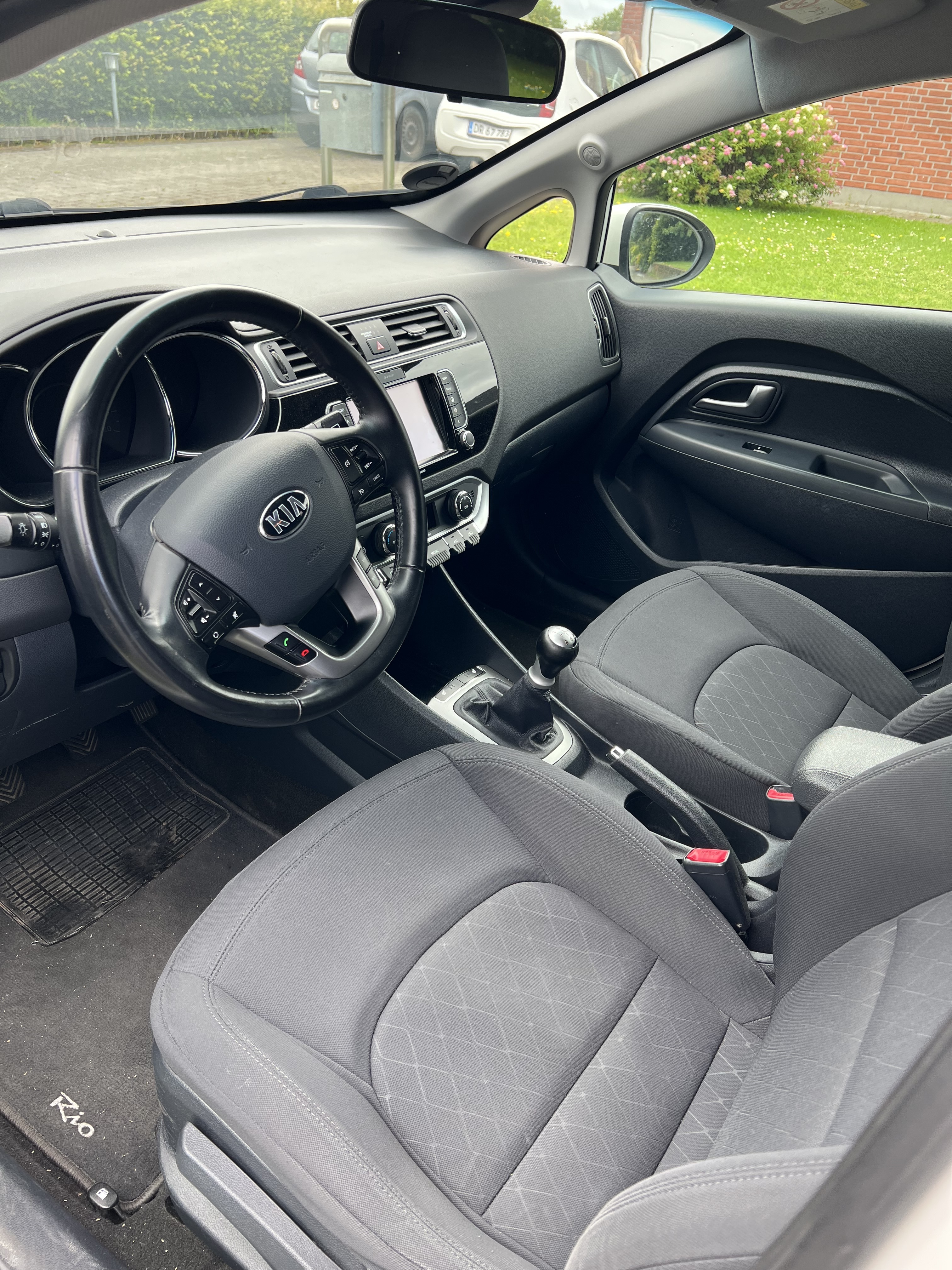 Hvid Kia Rio fra 2016