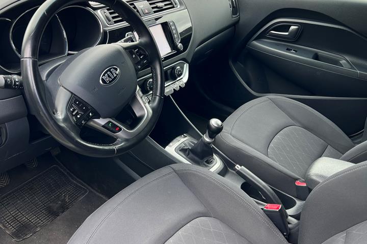 Hvid Kia Rio fra 2016