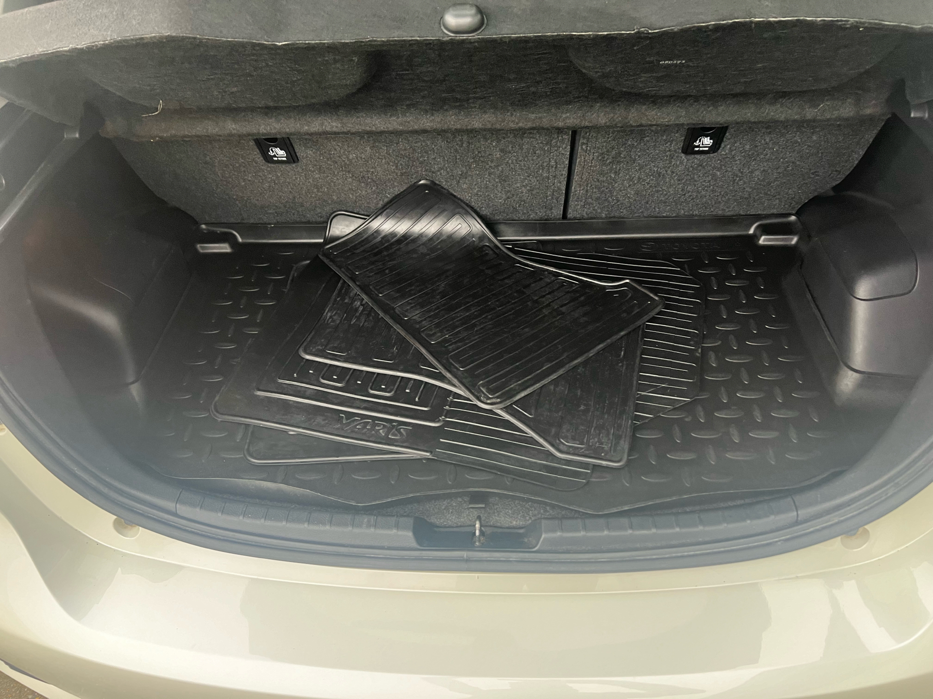 Hvid Toyota Yaris fra 2019