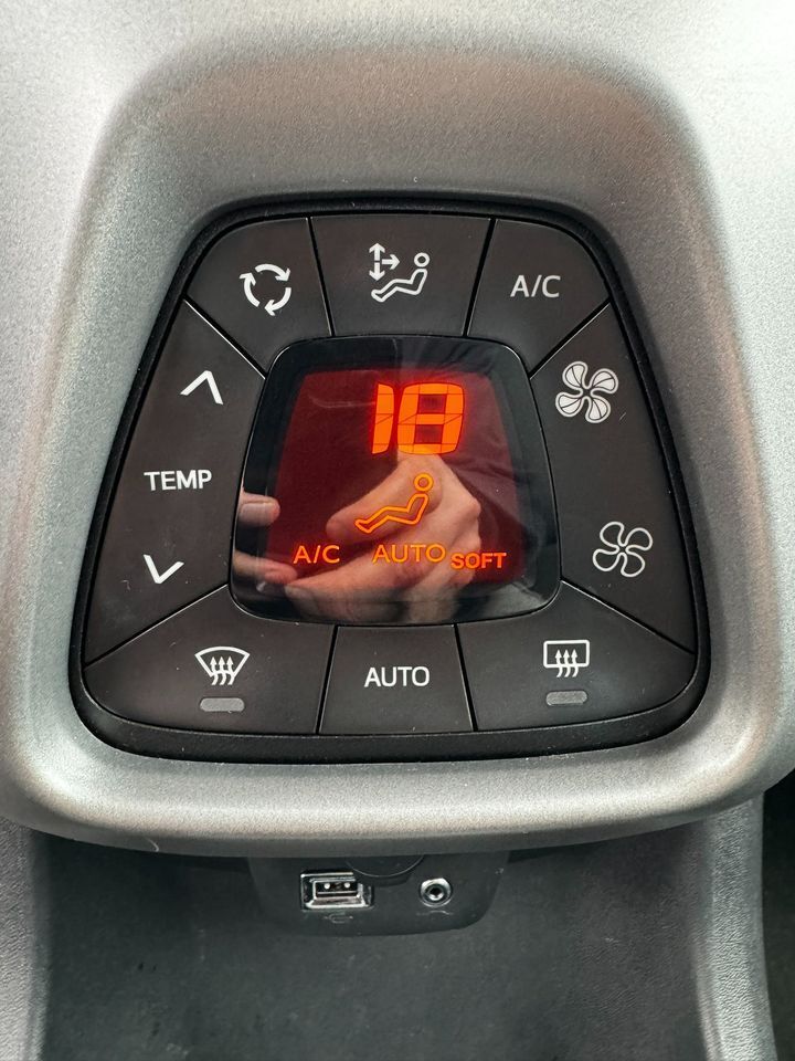 Grå Toyota Aygo fra 2020