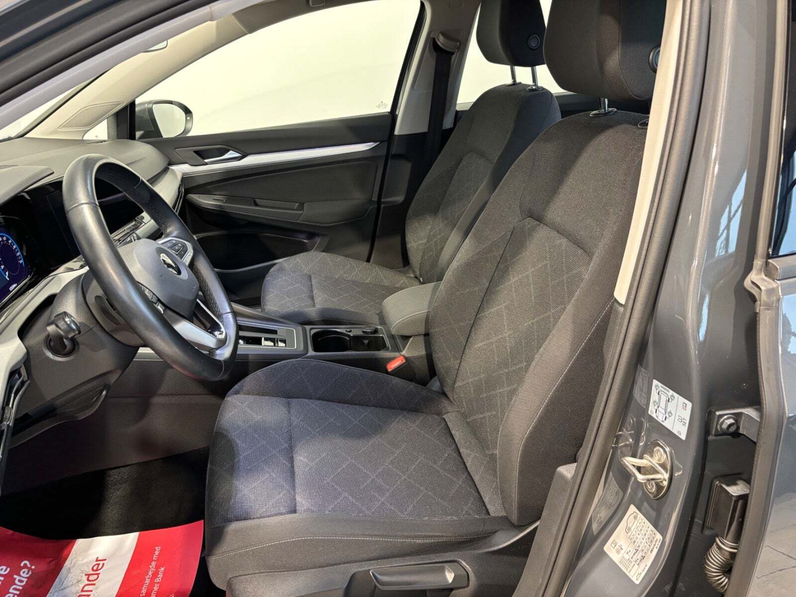 VW Golf VIII 1,5 eTSi 130 Life Variant DSG