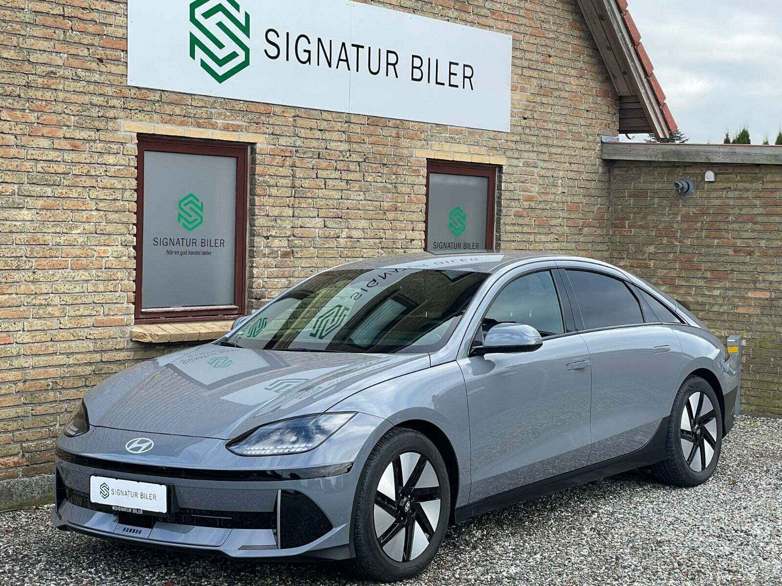 Grå Hyundai Ioniq 6 fra 2023