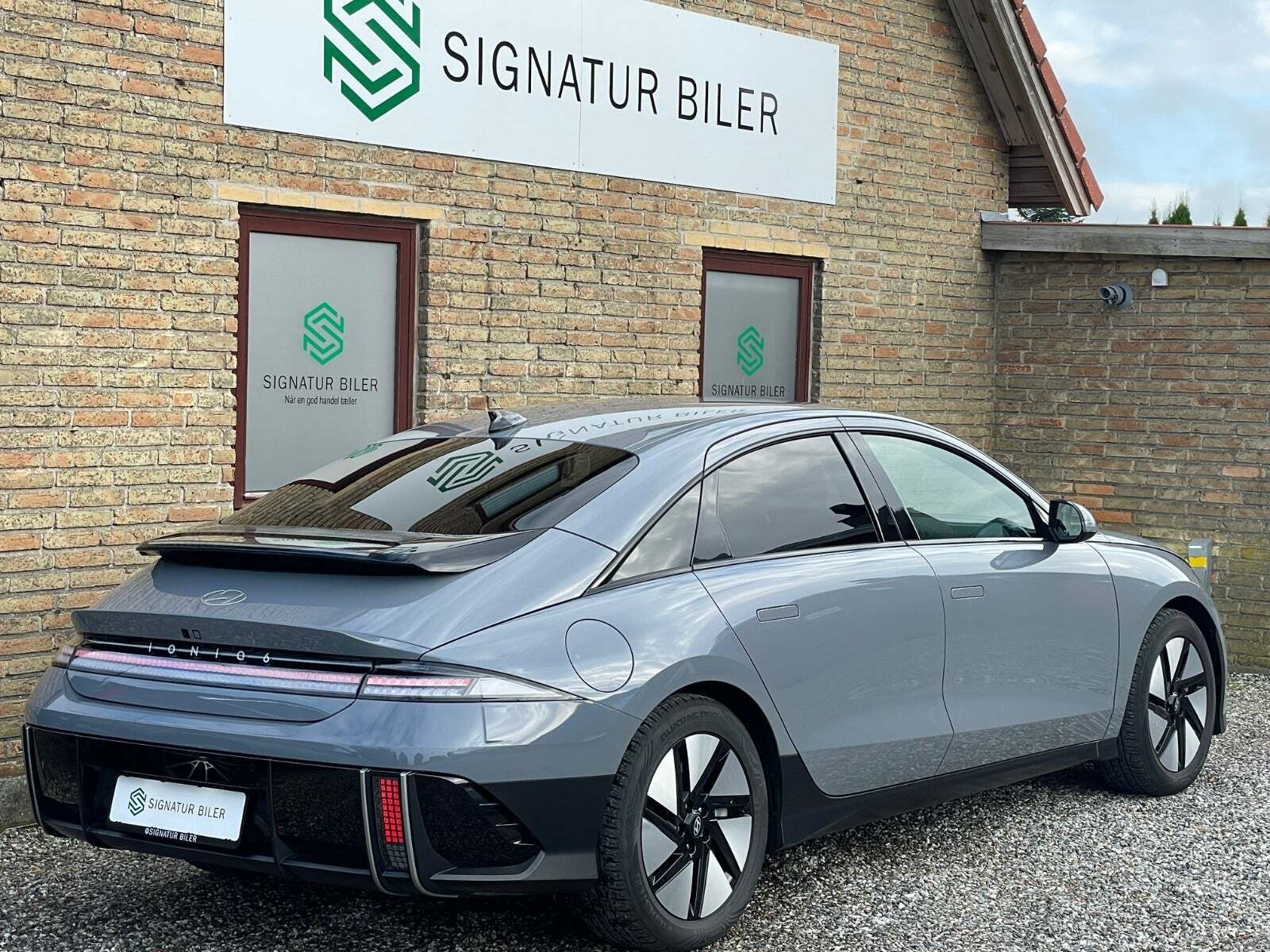 Grå Hyundai Ioniq 6 fra 2023