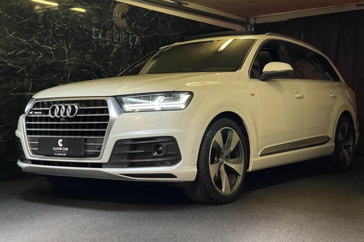 Sort Audi Q7 fra 2016