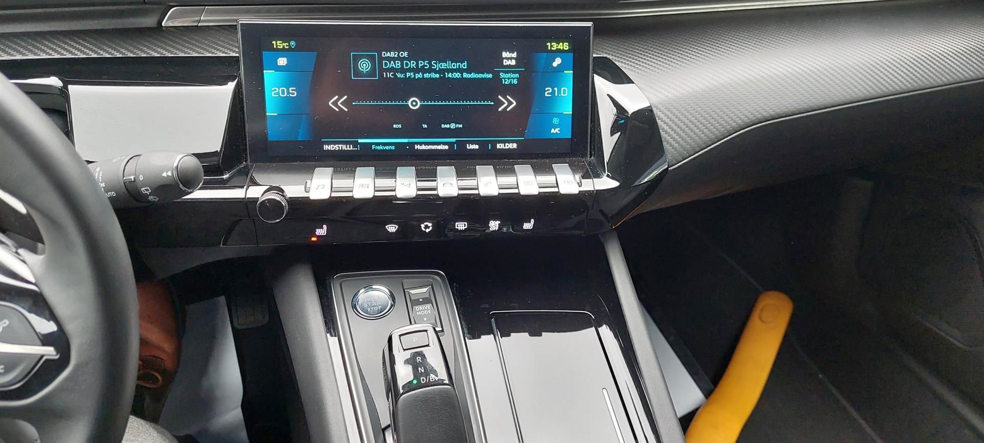 Grå Peugeot 508 fra 2021