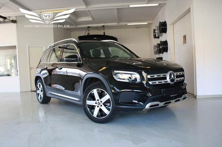 Sort Mercedes GLB200 d fra 2021 set udefra