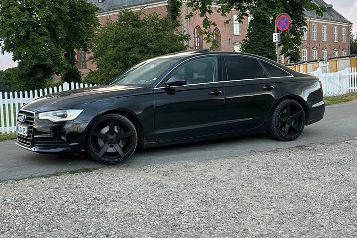 Sort Audi A 6 fra 2011