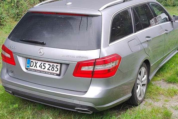 Grå Mercedes E-Klasse fra 2013