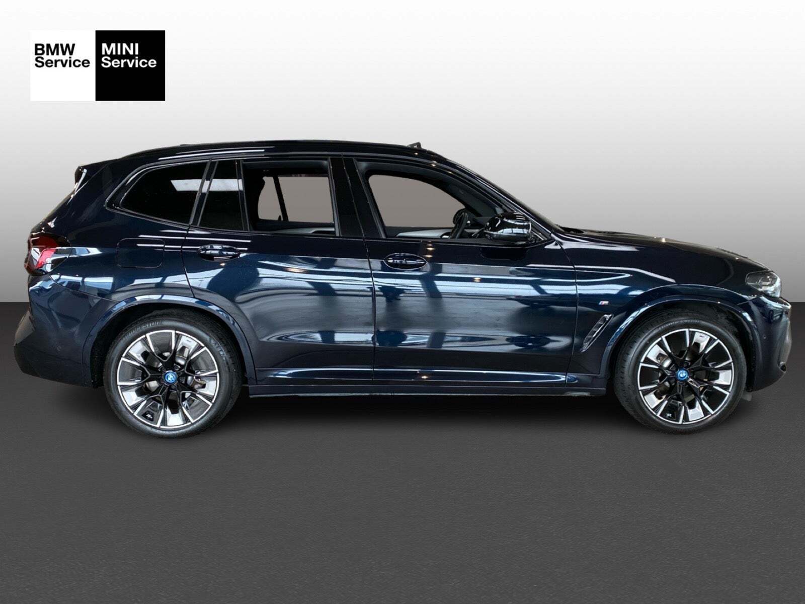 Sort BMW iX3 fra 2024