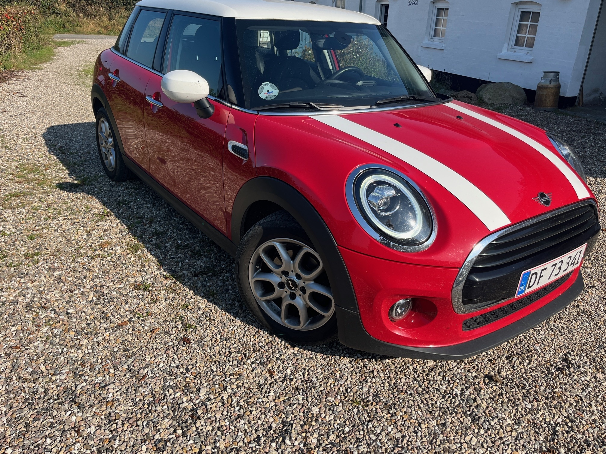 Rød Mini Cooper fra 2020