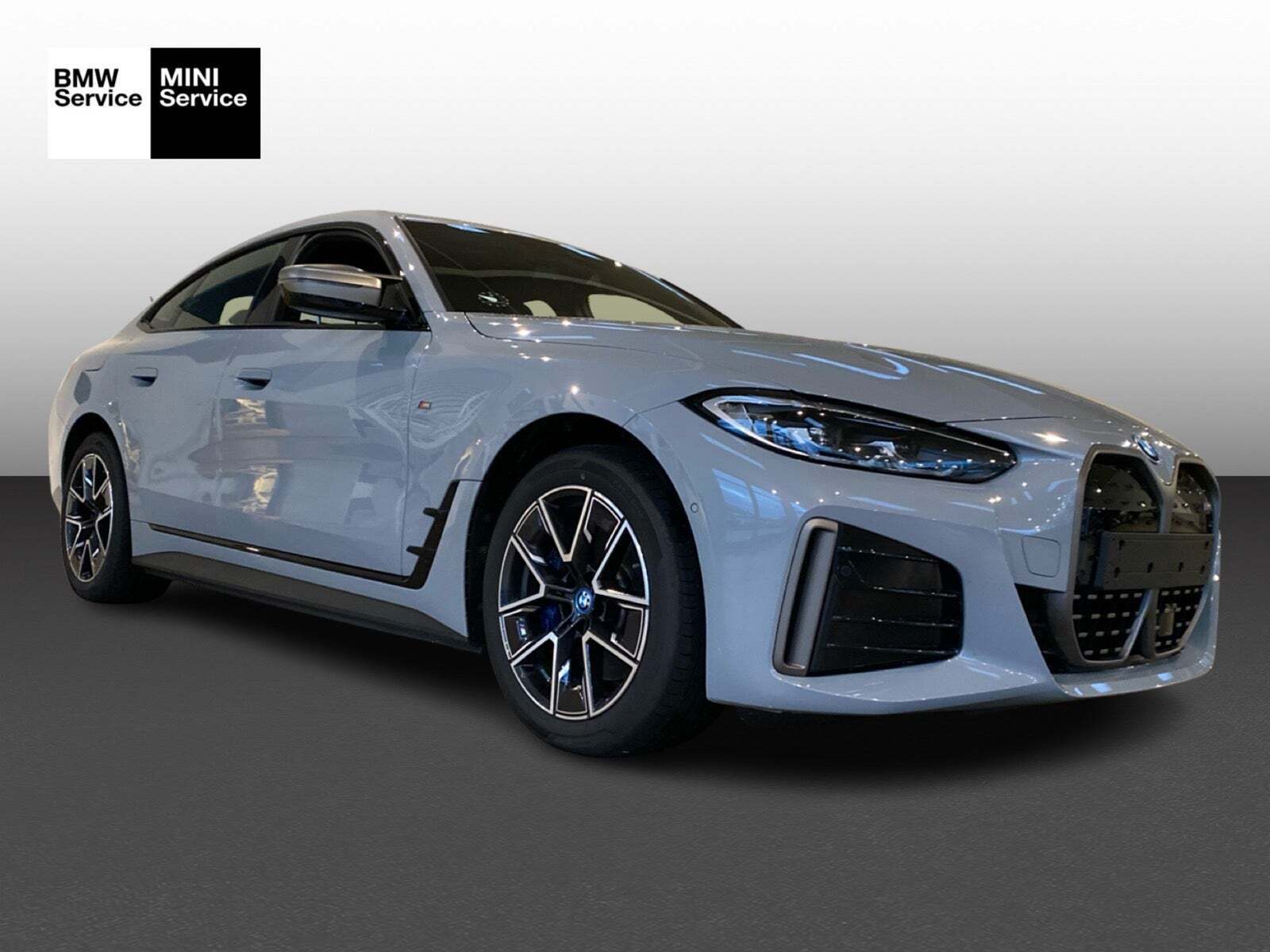 Grå BMW i4 fra 2024