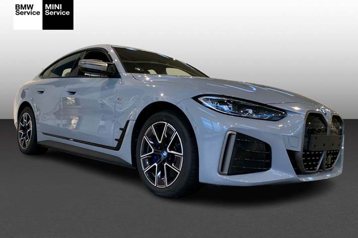 Grå BMW i4 fra 2024