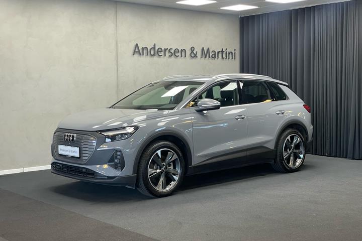 Grå Audi Q4 fra 2023 set udefra
