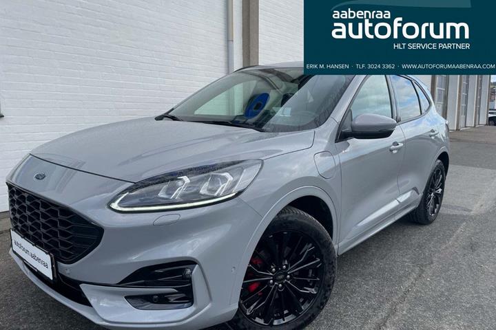 Grå Ford Kuga fra 2023 set udefra