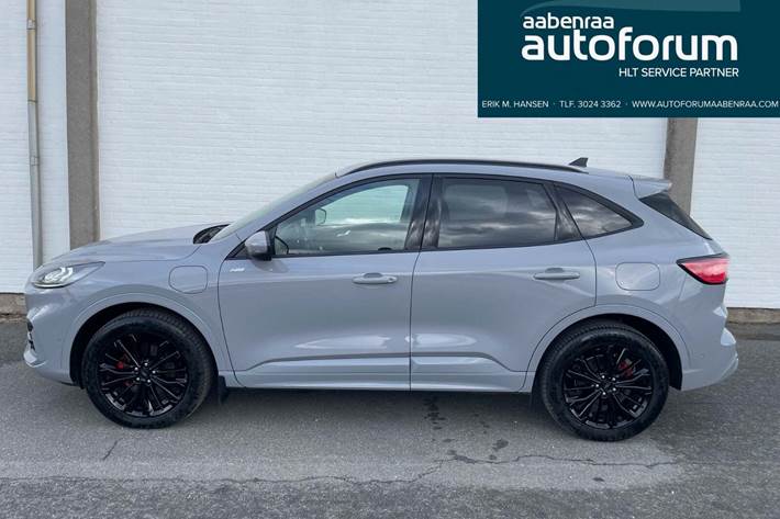 Grå Ford Kuga fra 2023