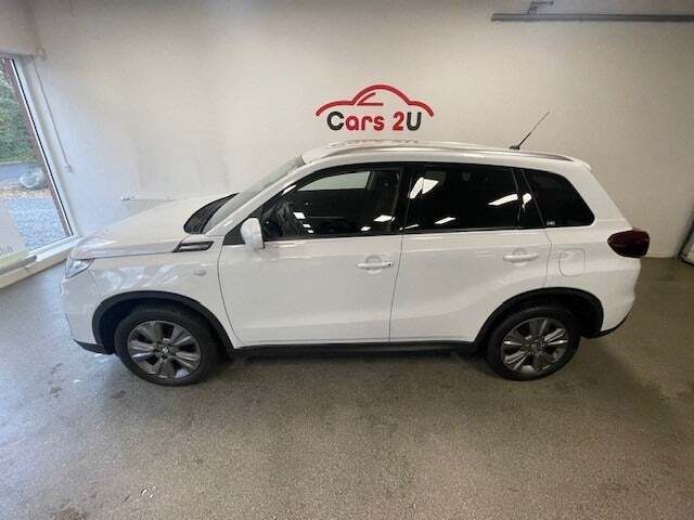 Hvid Suzuki Vitara fra 2020