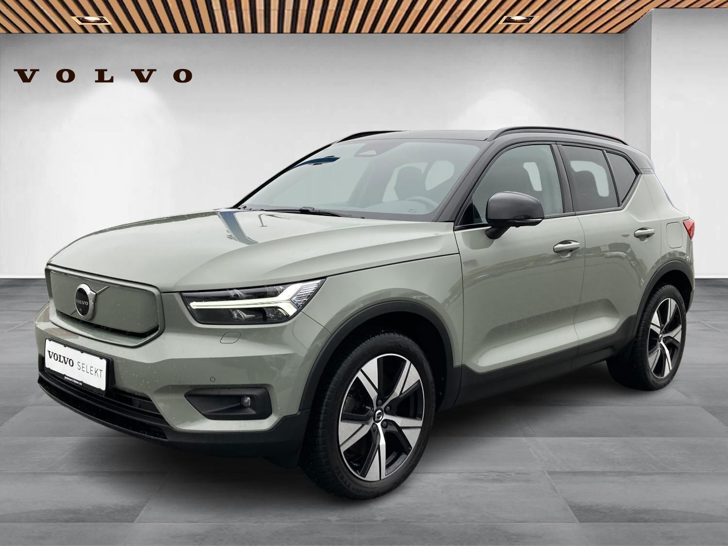 Grøn Volvo XC40 fra 2021 set udefra