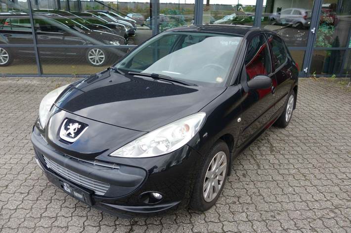 undefined Peugeot 206+ fra 2011 set udefra