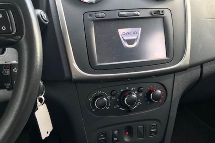 Hvid Dacia Sandero fra 2016