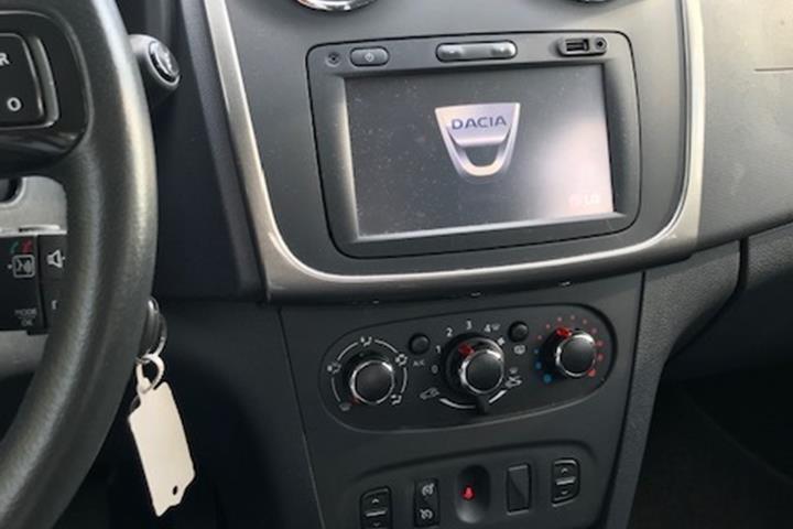 Hvid Dacia Sandero fra 2016
