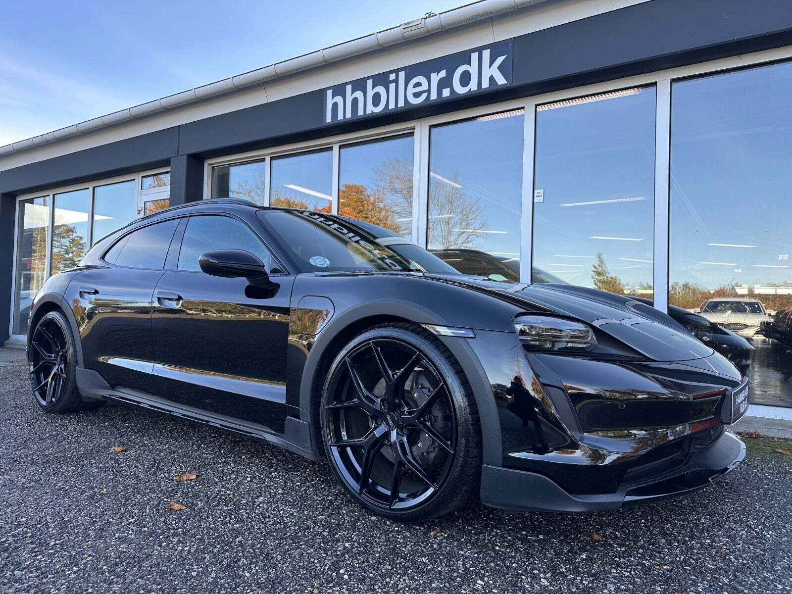 Sort Porsche Taycan 4 fra 2021