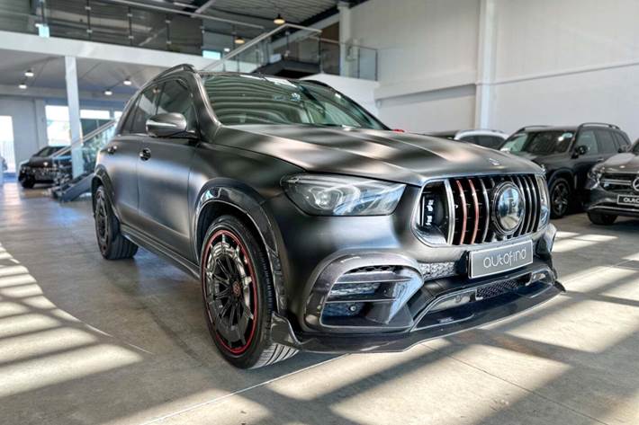 Sort Mercedes GLE350 de fra 2022 set udefra