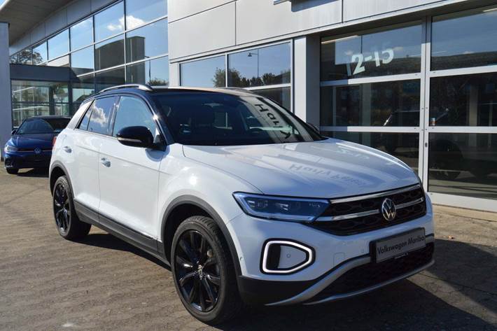 Hvid VW T-Roc fra 2023 set udefra