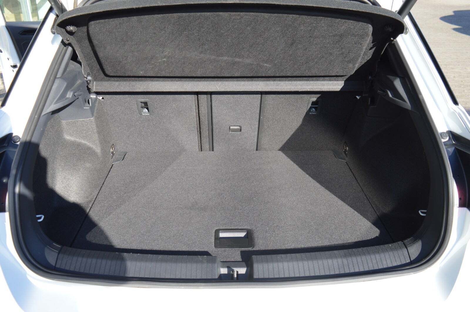 Hvid VW T-Roc fra 2023