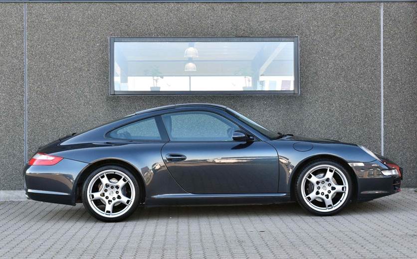 Porsche 911 Carrera