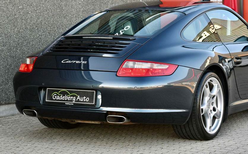 Porsche 911 Carrera